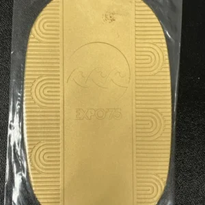 K24　沖縄国際海洋博覧会記念小判型メダル　90g