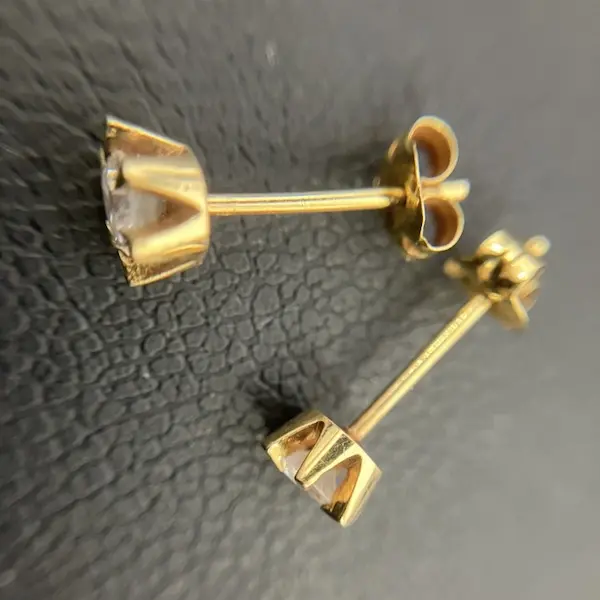 K18　ピアス　0.5g