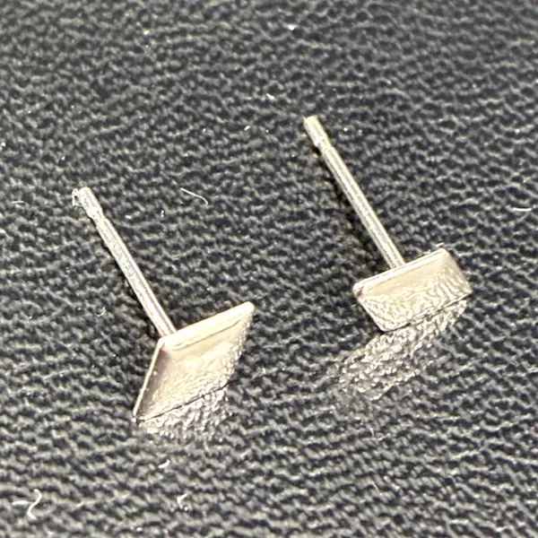 Pt500　ピアス　0.2g